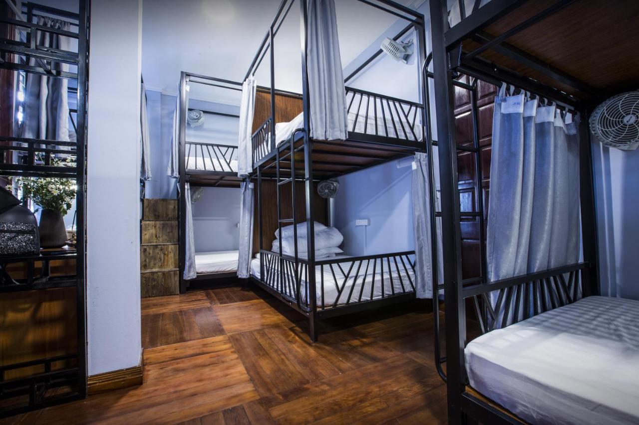 The Chi Novel Hostel Hanoï Extérieur photo