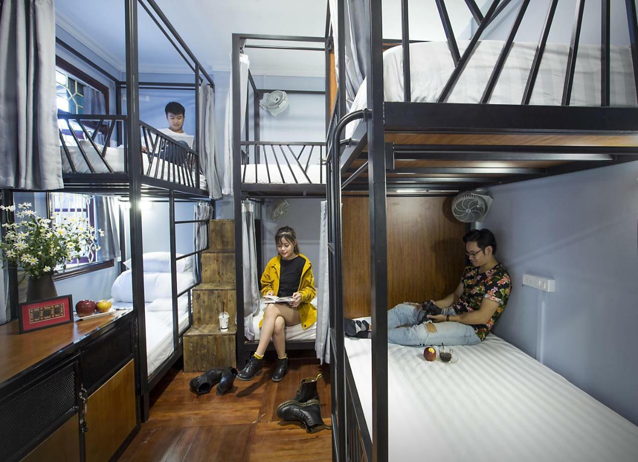 The Chi Novel Hostel Hanoï Extérieur photo
